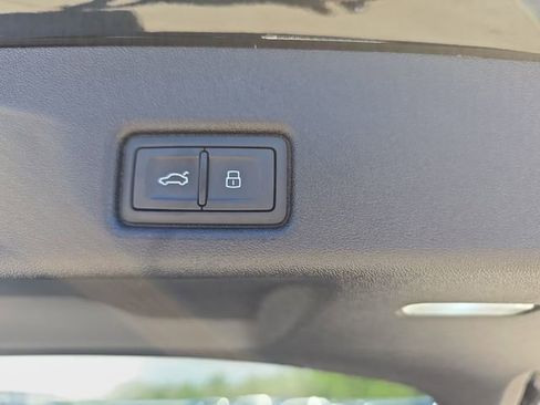 Used 2025 Audi Q5 Premium w/ Convenience Package AWD/4WD image 16
