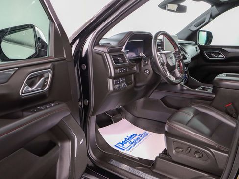 Used 2024 Chevrolet Tahoe RST image 3