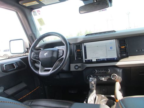 Used 2022 Ford Bronco Badlands image 23