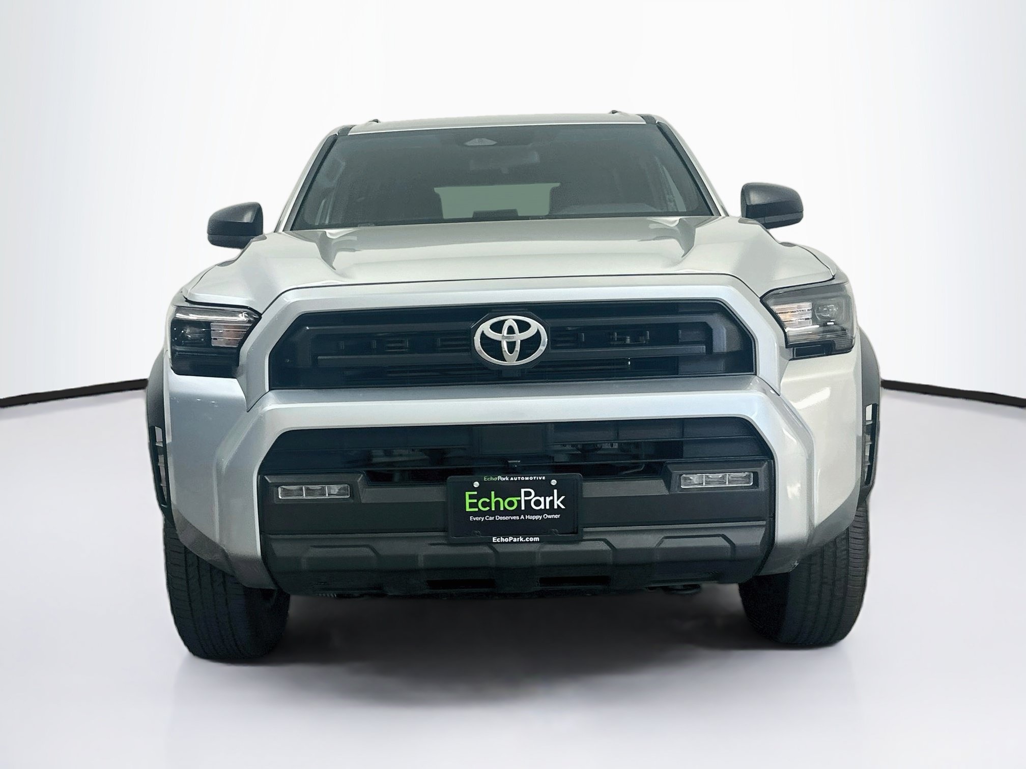Used 2025 Toyota 4Runner SR5 AWD/4WD image 2