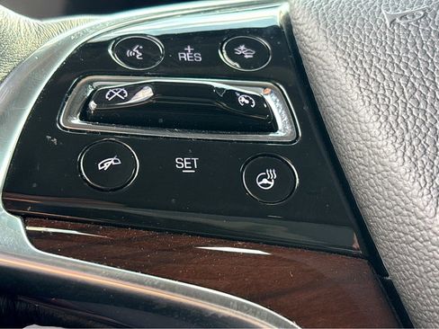 Used 2020 Cadillac Escalade Luxury image 17