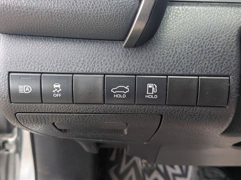 Used 2020 Toyota Camry SE FWD image 8
