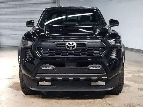 Used 2025 Toyota Tacoma TRD Off-Road w/ TRD Off Road Upgrade Package AWD/4WD image 2