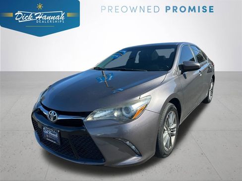 Used 2015 Toyota Camry SE image 1