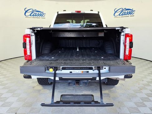 Used 2024 Ford F250 XLT w/ Black Appearance Package AWD/4WD image 5