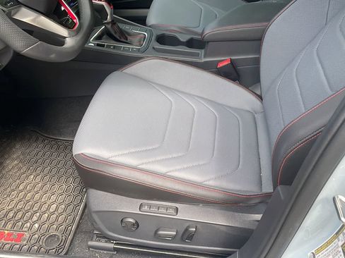 Used 2025 Volkswagen Jetta GLI Autobahn FWD image 12