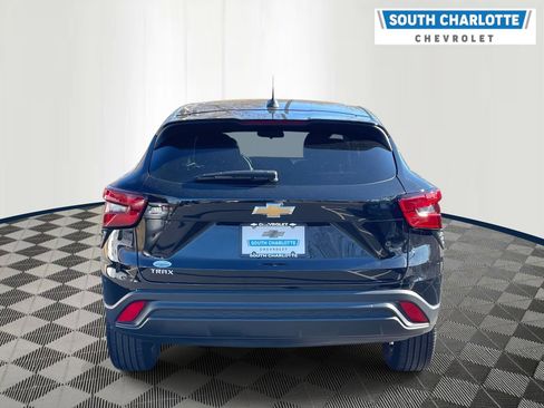 Used 2024 Chevrolet Trax LS image 5