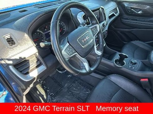 Used 2024 GMC Terrain SLT AWD/4WD image 10