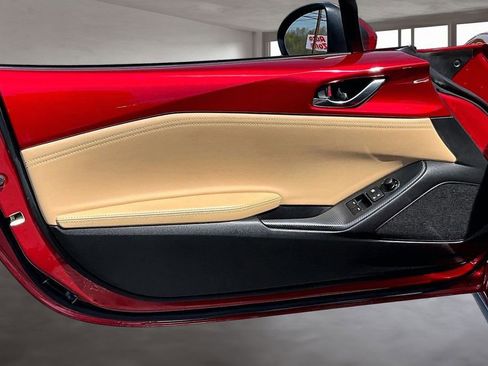 Used 2017 MAZDA MX-5 Miata RF Grand Touring image 22