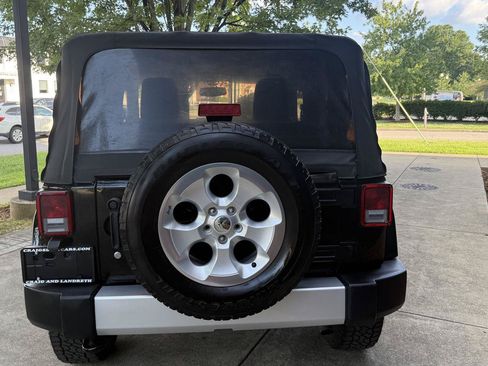 Used 2014 Jeep Wrangler Sahara w/ Connectivity Group AWD/4WD image 7