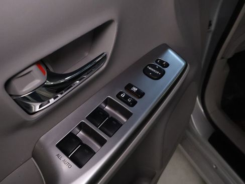 Used 2017 Toyota Prius V Three FWD image 13