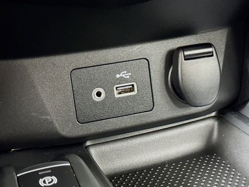 Used 2020 Nissan Rogue SV w/ Premium Package image 19