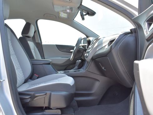 Used 2020 Chevrolet Equinox LS AWD/4WD image 26
