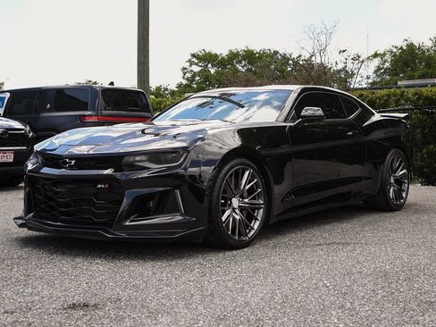Used 2019 Chevrolet Camaro ZL1 RWD image 3