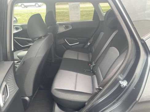 Used 2025 Kia Soul LX w/ LX Technology Package FWD image 29