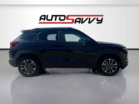 Used 2024 Chevrolet TrailBlazer LT w/ LT Cold Weather Package FWD image 8