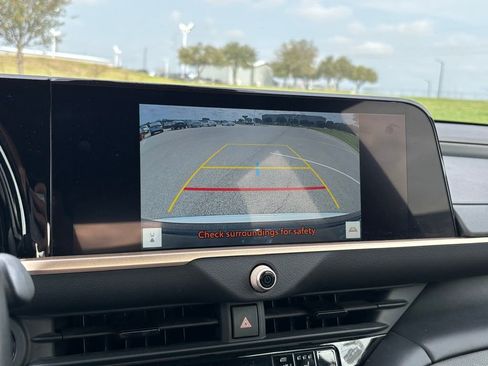 Used 2024 Toyota Crown XLE image 19