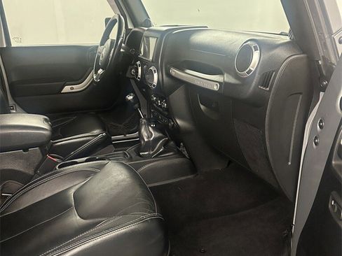 Used 2013 Jeep Wrangler Sahara w/ Dual Top Group image 29