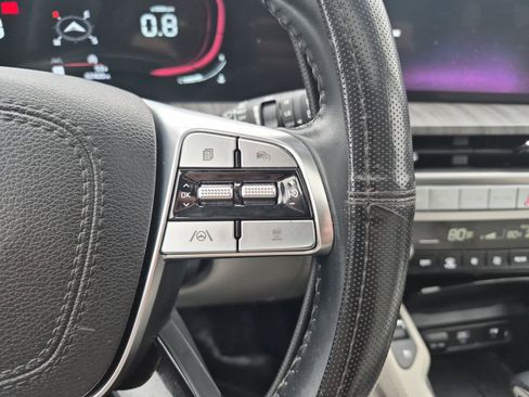 Used 2024 Kia Telluride EX w/ EX Captain's Chair Package image 27