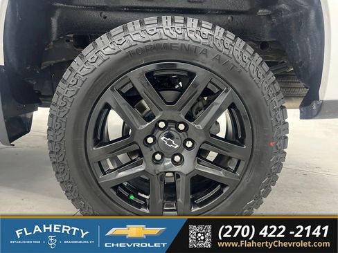 Used 2022 Chevrolet Silverado 1500 Custom Trail Boss AWD/4WD image 19