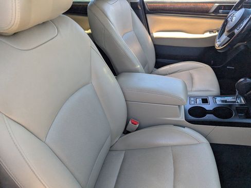 Used 2016 Subaru Outback 2.5i Limited AWD/4WD image 10