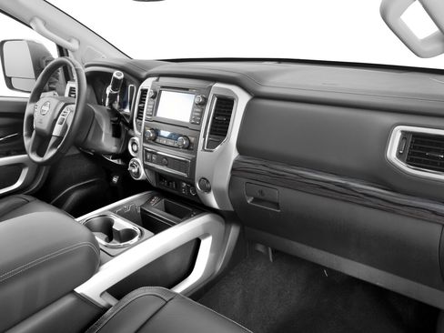 Used 2016 Nissan Titan SL image 55