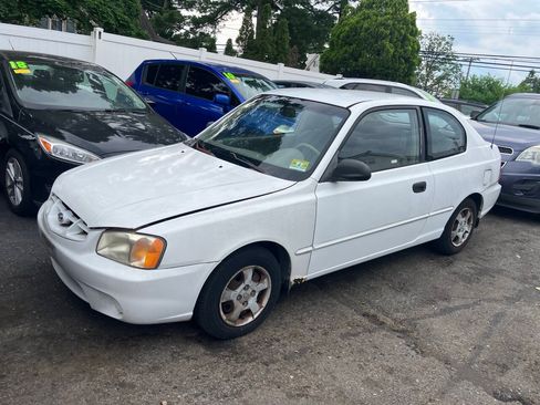 Used 2002 Hyundai Accent GS FWD image 2