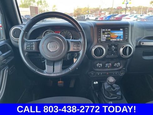 Used 2016 Jeep Wrangler Unlimited Rubicon w/ Connectivity Group AWD/4WD image 17