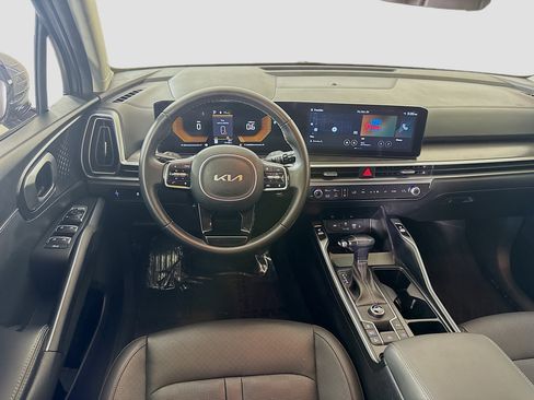 Used 2024 Kia Sorento S image 17