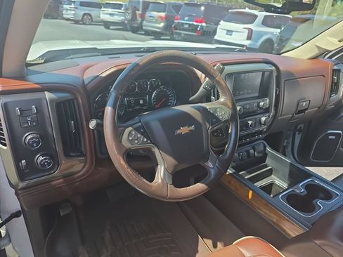 Used 2017 Chevrolet Silverado 1500 High Country AWD/4WD image 17