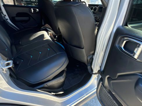 Used 2023 Jeep Wrangler Unlimited image 21