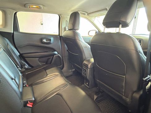 Used 2018 Jeep Compass Latitude w/ Safe & Security Group AWD/4WD image 28