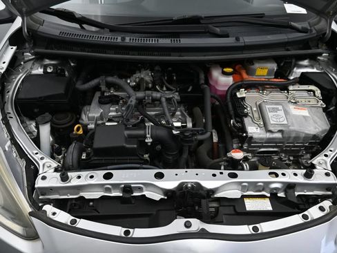 Used 2016 Toyota Prius C One FWD image 17