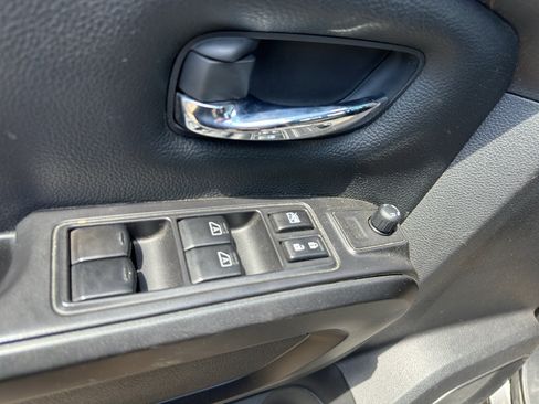 Used 2022 Nissan Titan PRO-4X AWD/4WD image 18