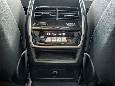 Used 2022 BMW X6 xDrive40i w/ Executive Package image 19