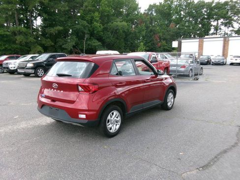 Used 2024 Hyundai Venue SE FWD image 6