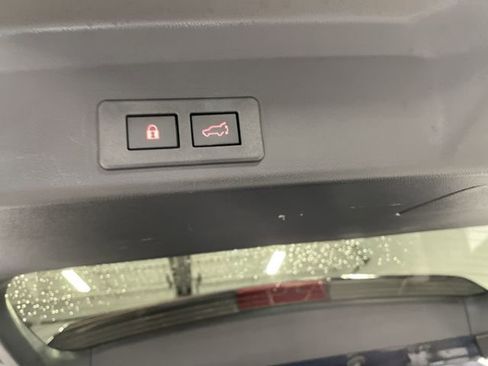 Used 2025 Subaru Ascent Premium image 16