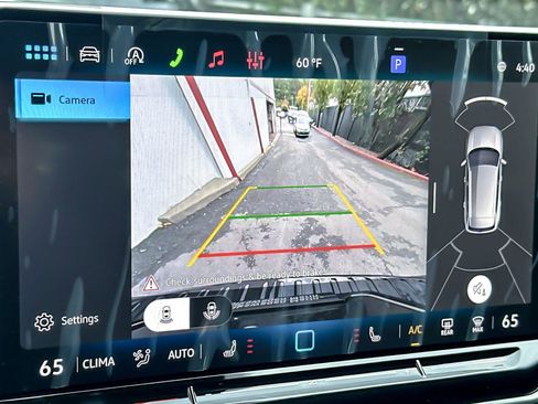 New 2026 Volkswagen Tiguan SE R-Line image 18