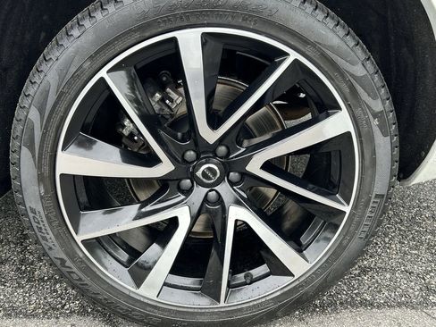 Certified 2023 Volvo XC90 B6 Plus w/ Protection Package AWD/4WD image 11