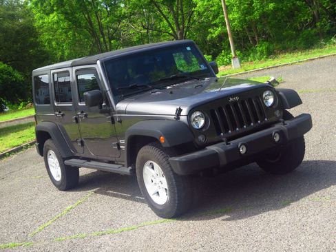 Used 2017 Jeep Wrangler Unlimited Sport w/ Quick Order Package 24S AWD/4WD image 24