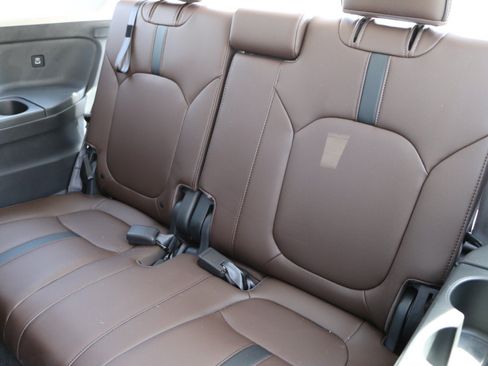 Used 2023 Honda Pilot Elite image 35
