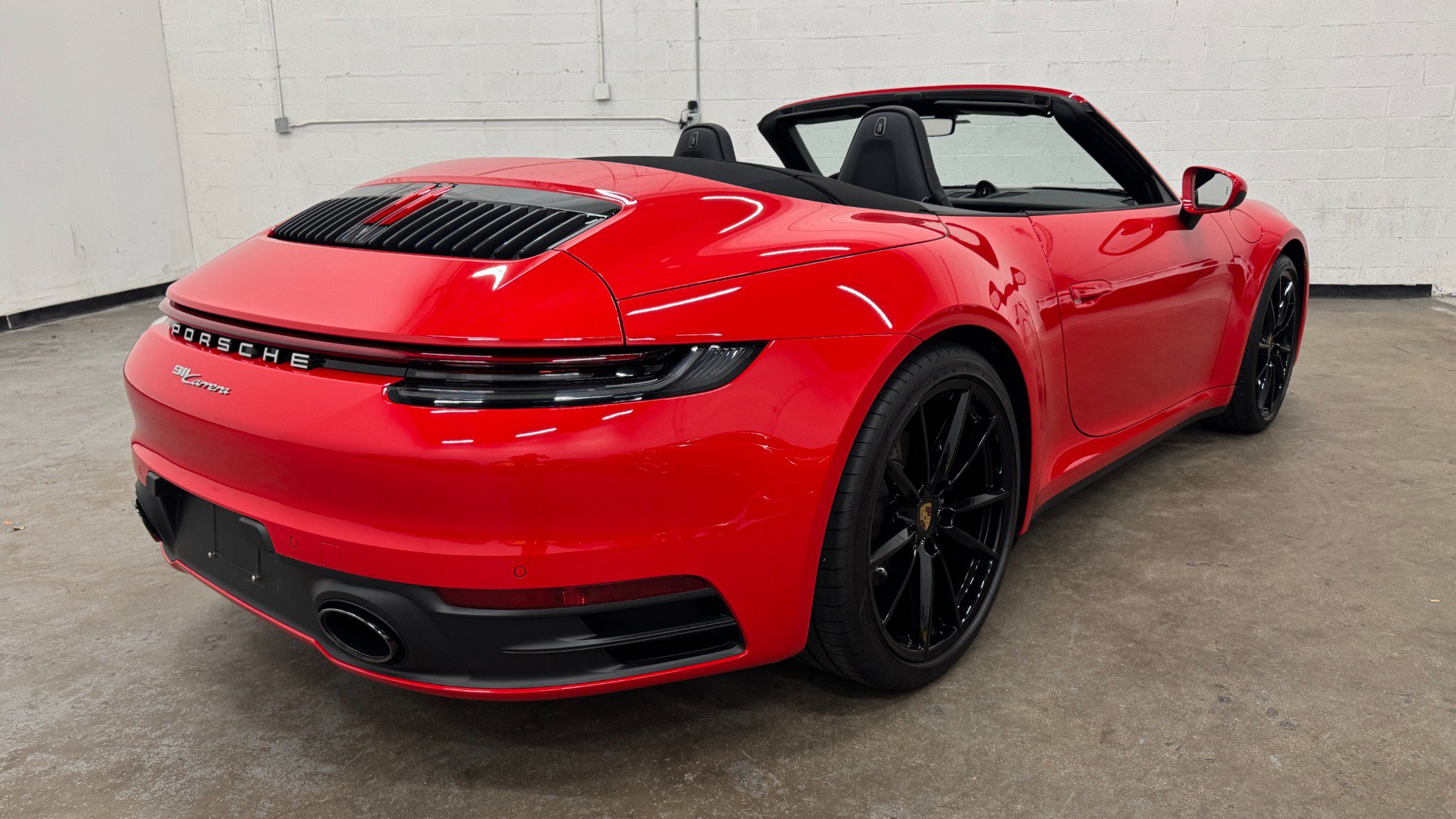 Used 2022 Porsche 911 Carrera RWD image 16