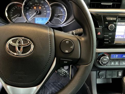 Used 2015 Toyota Corolla LE FWD image 12