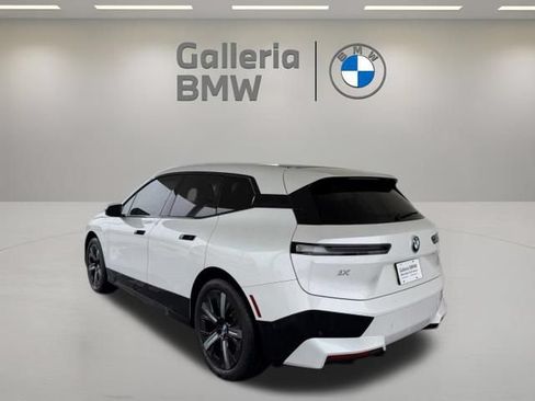 Used 2024 BMW iX xDrive50 w/ Premium Package AWD/4WD image 8