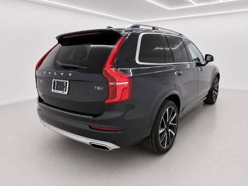 Used 2018 Volvo XC90 T6 Momentum w/ Convenience Package AWD/4WD image 3