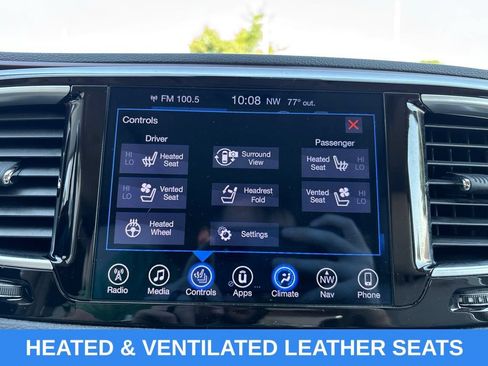 Used 2017 Chrysler Pacifica Limited w/ UConnect Theater Package FWD image 3