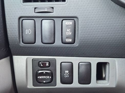 Used 2015 Toyota Tacoma PreRunner w/ TRD Sport Package RWD image 22