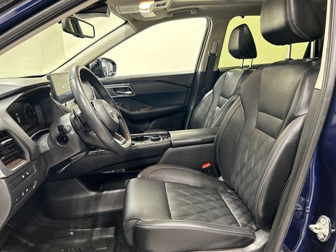 Used 2024 Nissan Rogue Platinum w/ Platinum Premium Package AWD/4WD image 10