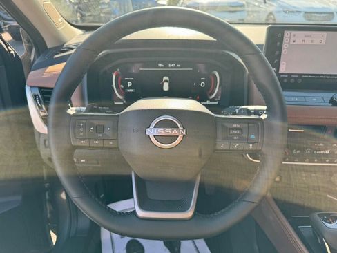 Used 2026 Nissan Rogue Platinum w/ Platinum Premium Package AWD/4WD image 5