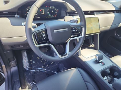 Certified 2025 Land Rover Discovery Sport S image 15
